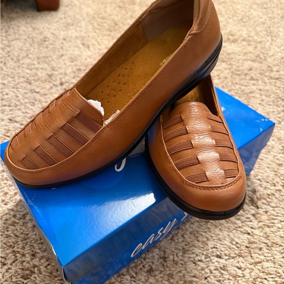 NWT Easy Street Brown Loafers - Picture 1 of 12